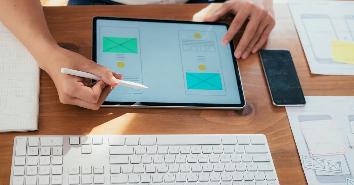 怎么自己做一个网站？新手从域名到上线的完整步骤（含备案、建站方式与SEO）(图1)